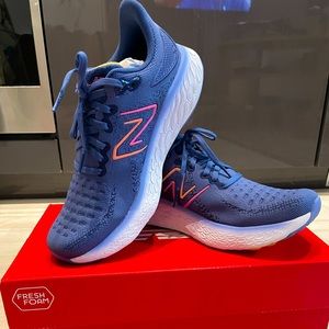 NB Women’s Fresh Foam x 1080 v12 (size 8)